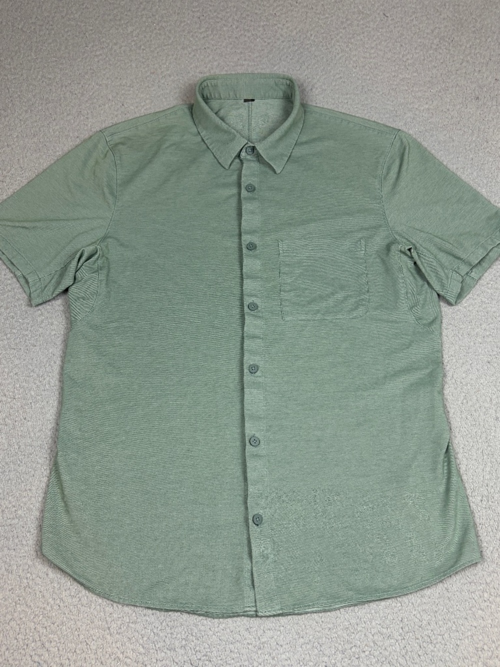 Lululemon Metal Vent Shirt Mens Size Medium Green Button Up Stretch Casual